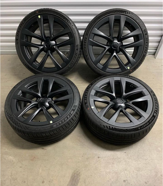 21 inch Tesla Model S Plaid Wheels and Tires